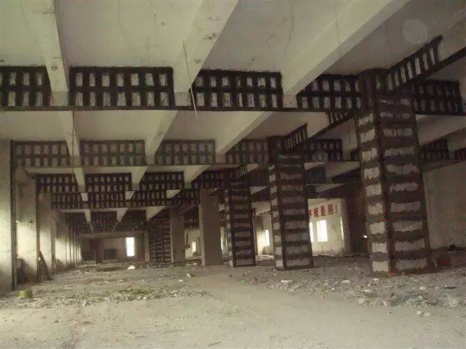 西宁大型商场粘钢包钢加固工程案例